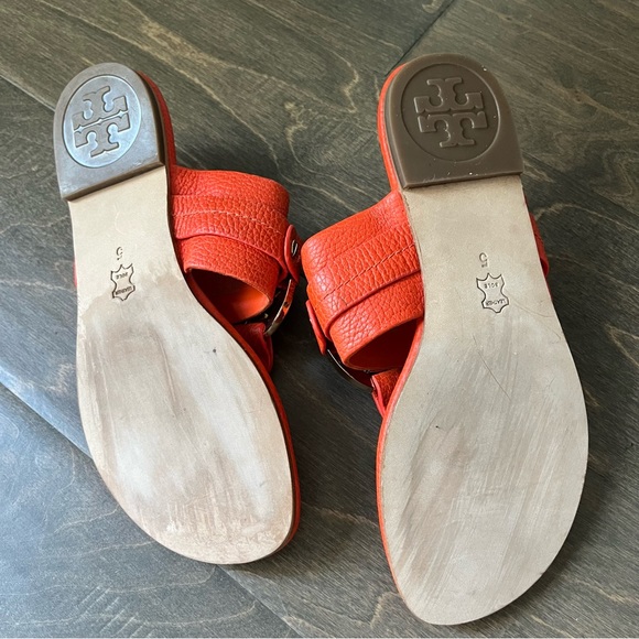 Brand New Tory Burch Fire Orange Amanda Flat Thong Sandals Tumbled Leather SZ 5 - Picture 3 of 4